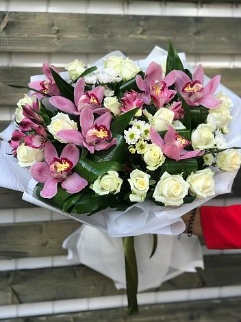 Букет цветов из: Розы и Хризантемы в Юшково