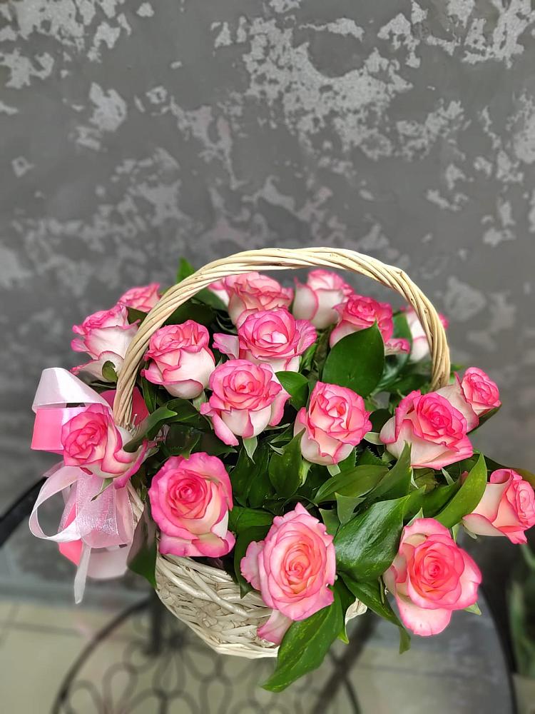 Цветочная композиция из Розы в корзине в Юшково
