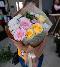 Букет цветов из:  Герберы, Розы и Хризантемы в Юшково