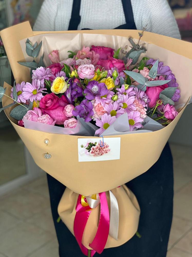 Букет цветов из: Хризантемы, Гвоздики и Альстромерии в Юшково