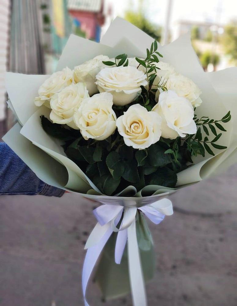 Букет Белые розы Проуд в Юшково