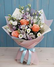 Букет цветов из:  Лизиантусы, Розы, Альстромерии и Гипсофила в Юшково