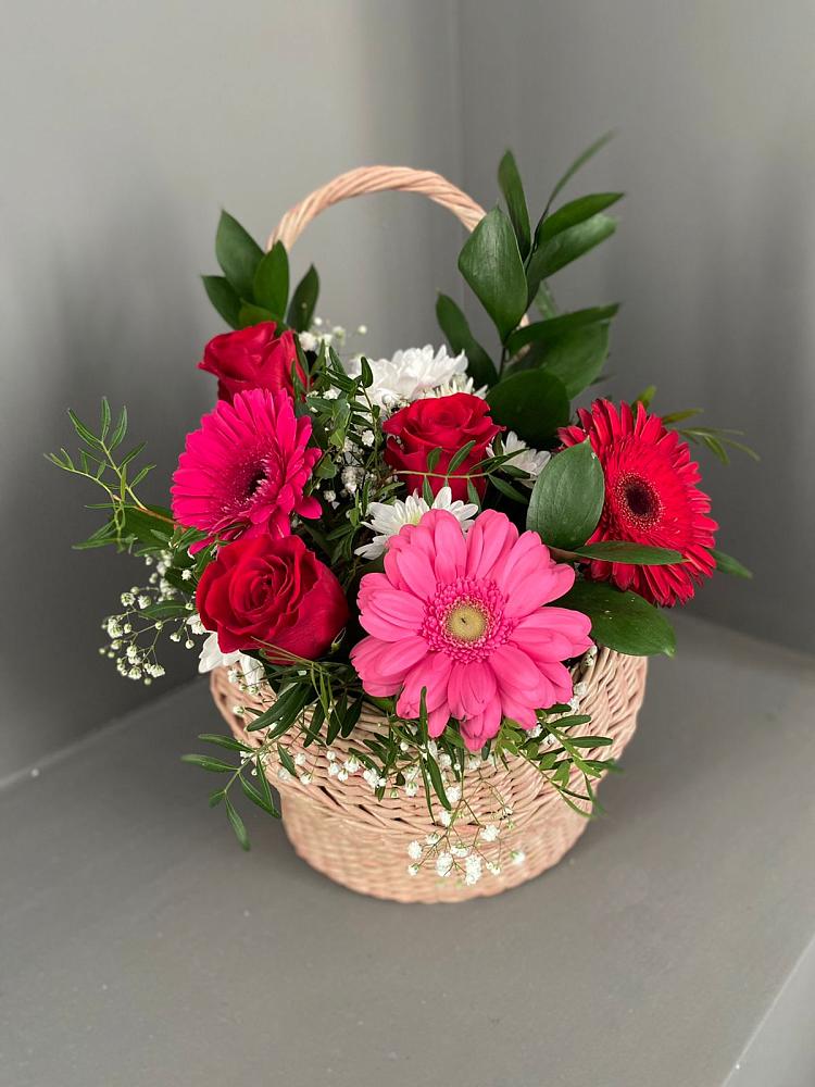 Цветочная композиция из Розы, Хризантемы и Герберы в корзине в Юшково