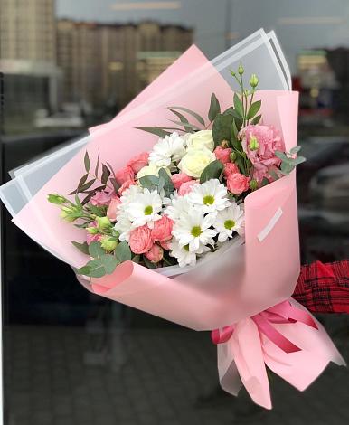 Букет цветов из: Розы, Лизиантусы и Хризантемы в Юшково